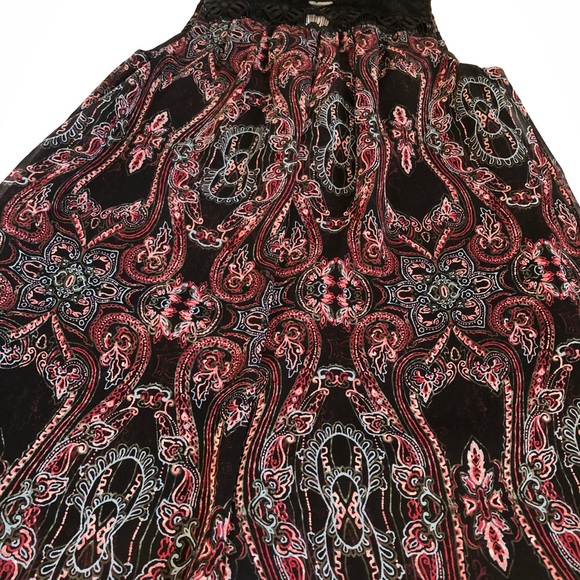 🛍️ 3/$20 BCBGeneration Pink / Maroon Paisley Lace Yoke High Neck Romper Sz Small - Picture 8 of 13